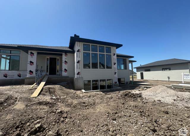 Property at 434 W 450 S #815, Farmington, UT 84025, 4 beds, 3.5 baths