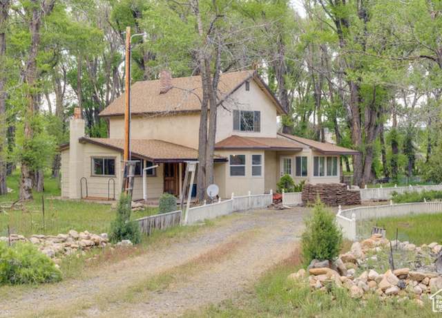 Property at 718 S Bullberry Rd, Hatch, UT 84735, 3 beds, 2 baths