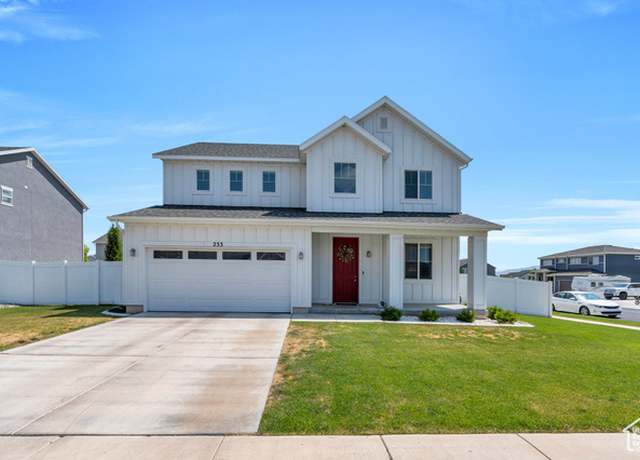 Property at 233 W 930 S, American Fork, UT 84003, 4 beds, 2.5 baths