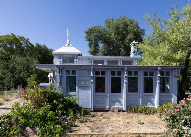 Property at 1048 W California Ave, Salt Lake City, UT 84104, 3 beds, 1 bath