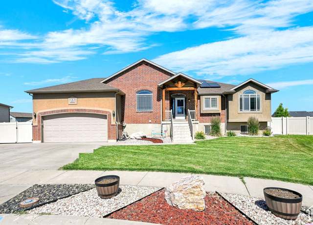 Property at 4317 S 3350 W, West Haven, UT 84401, 5 beds, 3.5 baths