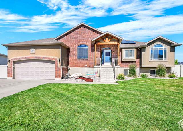 Property at 4317 S 3350 W, West Haven, UT 84401, 5 beds, 3.5 baths
