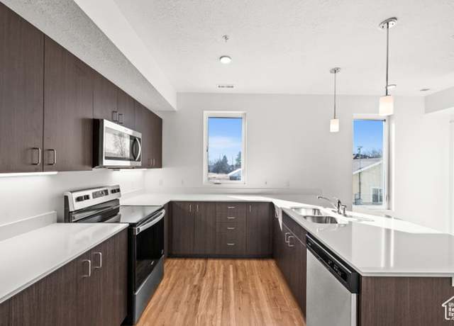 Property at 1034 W 1700 S #124, Salt Lake City, UT 84104, 2 beds, 2.5 baths