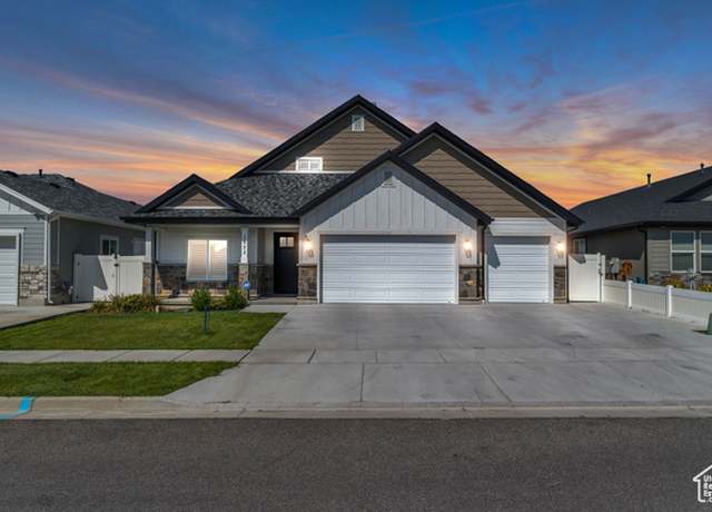Property at 1652 W 560 N, Clinton, UT 84015, 5 beds, 3 baths