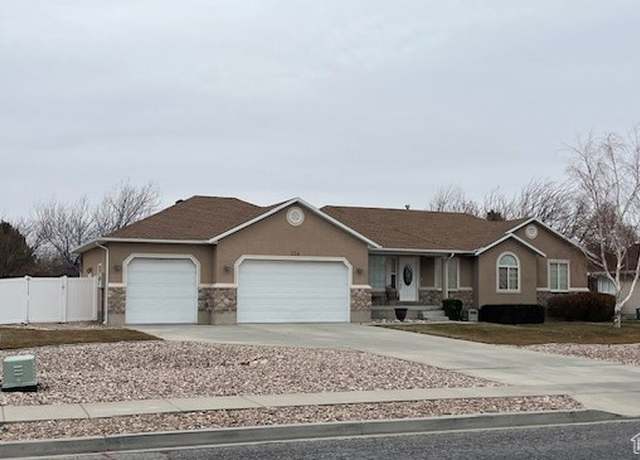 Property at 334 S Lariat Way, Grantsville, UT 84029, 4 beds, 3.5 baths