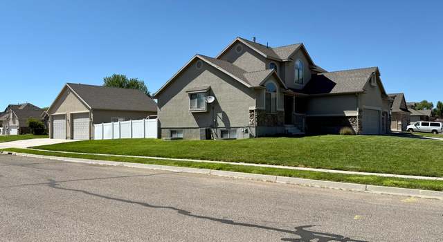 Property at 6049 S 3850 W, Roy, UT 84067, 6 beds, 3.5 baths