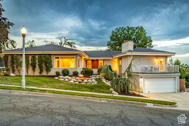 Photo of 2722 E Eagle Way Salt Lake City, UT 84108