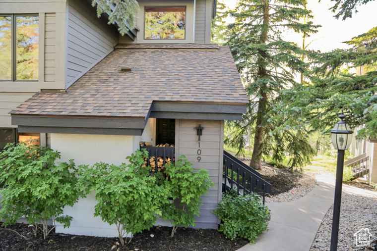 Photo of 8005 Ridgepoint Dr #109 Park City, UT 84060