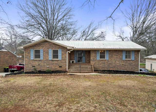 Property at 1012 Dogwood Cir, Sylacauga, AL 35150, 3 beds, 3 baths