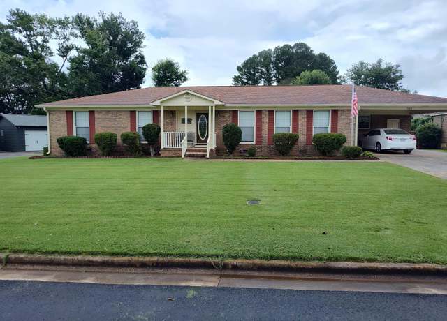 Property at 2327 Valley Ln, Sylacauga, AL 35150, 4 beds, 2.5 baths