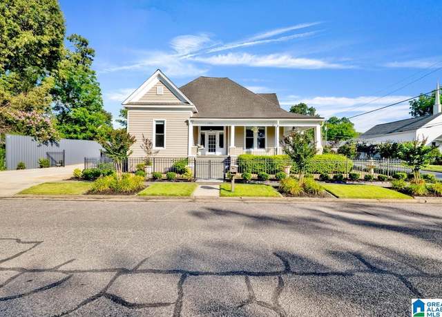 Property at 1901 4th Ave S, Irondale, AL 35210, 3 beds, 2 baths