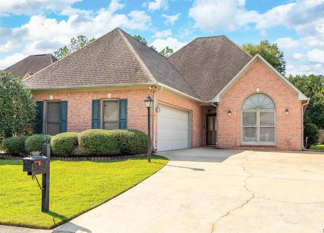 Property at 1047 Riverchase Cv, Hoover, AL 35244, 3 beds, 3 baths