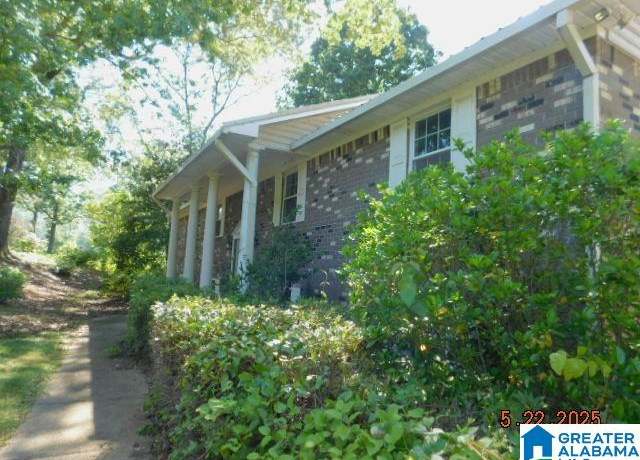 Property at 7621 Lakeshore Dr, Mccalla, AL 35111, 4 beds, 3 baths