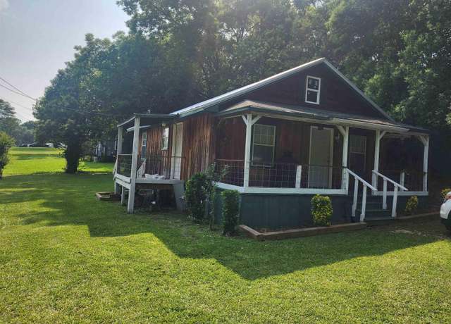Property at 239 Price St, Roanoke, AL 36274, 2 beds, 1 bath