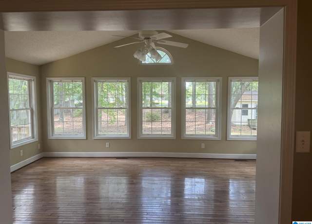 Property at 210 Taylor St, Boaz, AL 35957, 3 beds, 2 baths