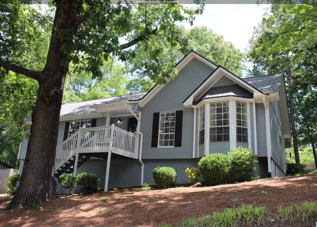 Property at 204 Portsouth Ln, Alabaster, AL 35007, 4 beds, 2 baths