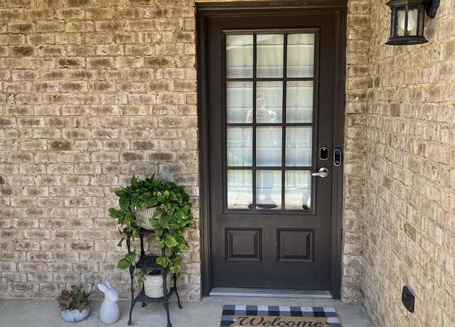 Property at 1507 Inverness Cove Ln, Hoover, AL 35242, 3 beds, 2 baths