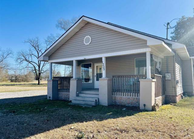 Property at 1205 Commercial St, Hanceville, AL 35077, 2 beds, 1 bath