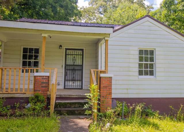 Property at 116 Mcarthur Dr, Anniston, AL 36201, 3 beds, 2 baths