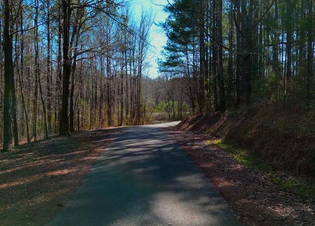 Property at 130 Mountain Crest Rd, Chelsea, AL 35043, 3 beds, 2 baths