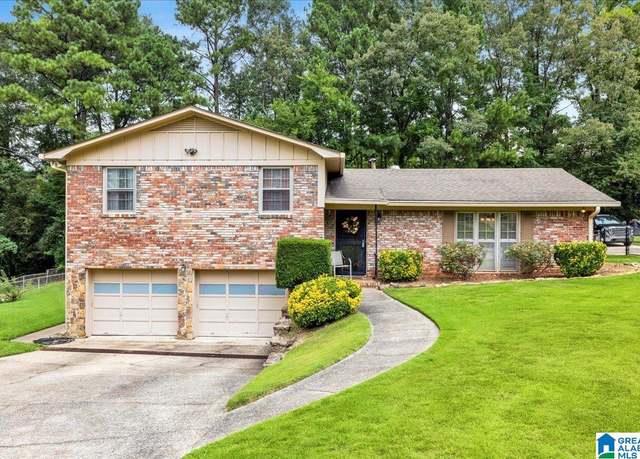 Property at 324 36th Ave NE, Center Point, AL 35215, 4 beds, 2 baths