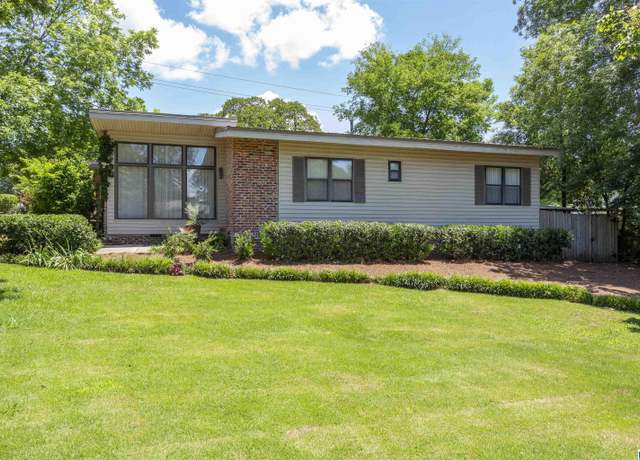 Property at 601 Eastwood Pl, Vestavia Hills, AL 35216, 3 beds, 2 baths