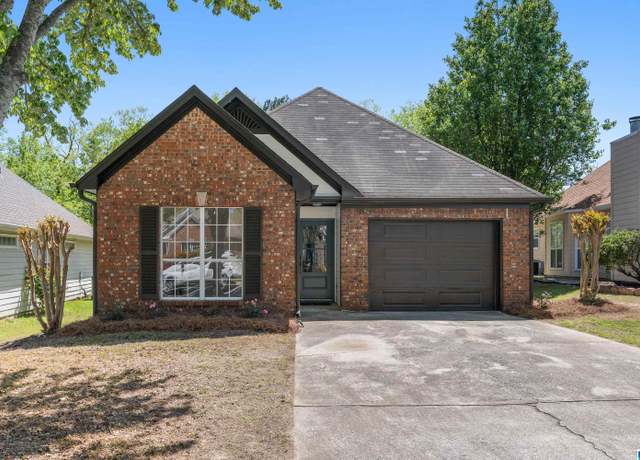 Property at 113 Mayfair Ln, Calera, AL 35040, 3 beds, 2 baths