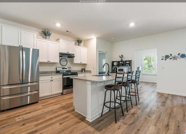 Property at 1352 Chelsea Park Trl, Chelsea, AL 35043, 3 beds, 2 baths