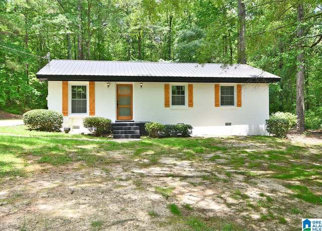 Property at 405 Pine Valley Dr, Roanoke, AL 36274, 3 beds, 2 baths