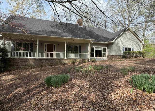 Property at 111 Red Bud Rd, Columbiana, AL 35051, 3 beds, 3 baths