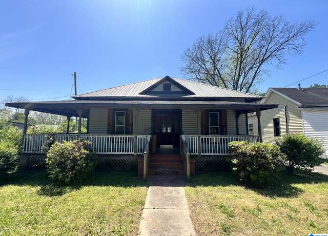 Property at 1711 17th St, Northport, AL 35476, 3 beds, 2 baths