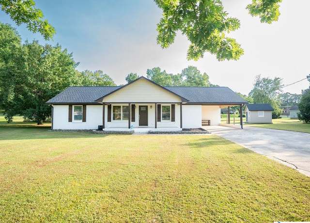 Property at 93 Hendrix St, Oneonta, AL 35121, 3 beds, 2 baths