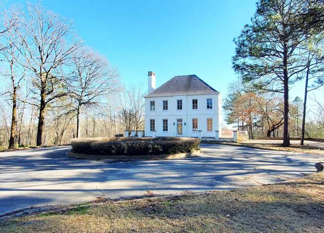 Property at 1500 Stonehill Rd, Sylacauga, AL 35150, 6 beds, 5.5 baths