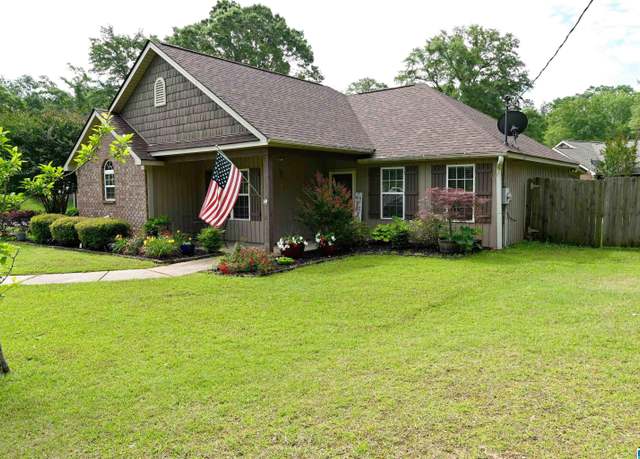 Property at 20 Julia Cir, Thorsby, AL 35171, 3 beds, 2 baths