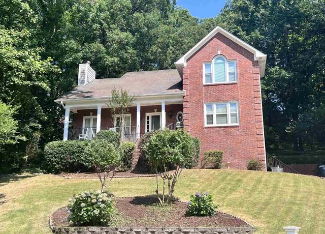 Property at 1813 Southpointe Cir, Hoover, AL 35244, 4 beds, 3.5 baths