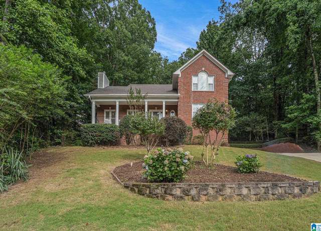 Property at 1813 Southpointe Cir, Hoover, AL 35244, 4 beds, 3.5 baths