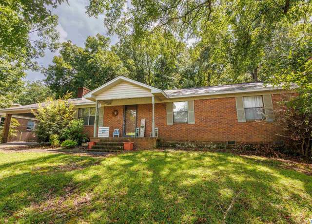 Property at 1405 Fairmont Rd, Sylacauga, AL 35150, 3 beds, 2 baths
