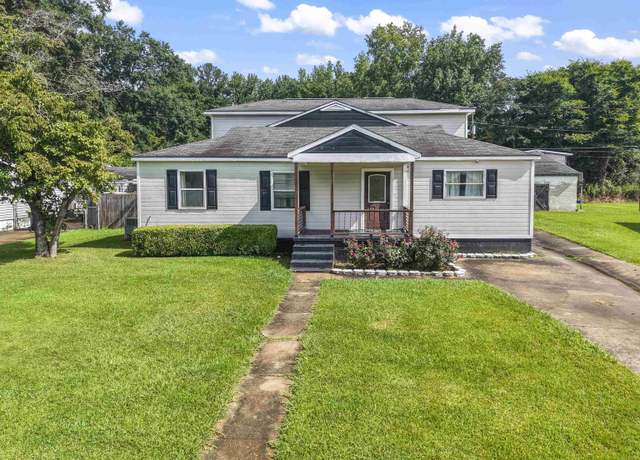 Property at 106 Dale Ln, Childersburg, AL 35044, 5 beds, 2 baths