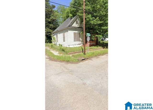 Property at 920 Sayre St, Montgomery, AL 36104, 3 beds, 1 bath