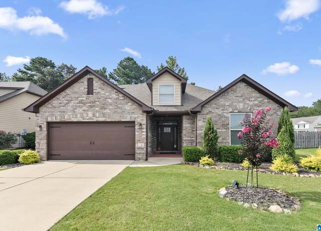 Property at 1081 Merion Dr, Calera, AL 35040, 4 beds, 2 baths