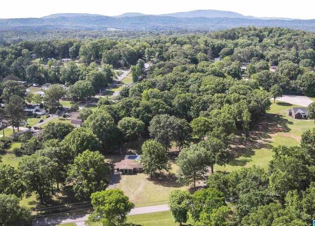 Property at 800 County Line Rd, Oxford, AL 36203, 3 beds, 1 bath