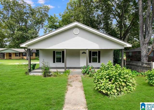 Property at 900 S 7th St, Clanton, AL 35045, 2 beds, 1 bath