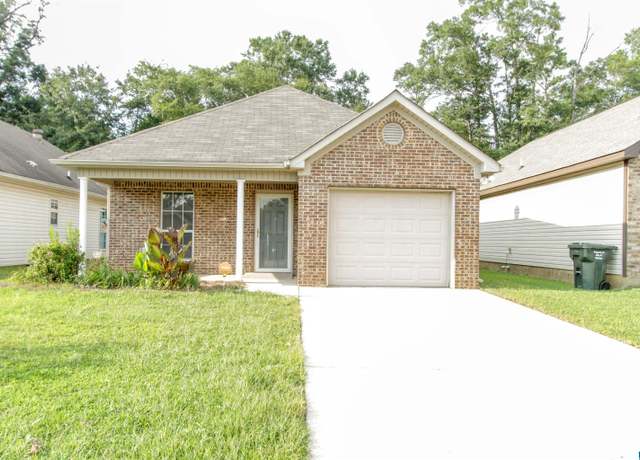 Property at 129 Park Dr N, Clanton, AL 35045, 3 beds, 2 baths