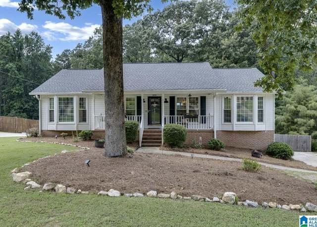 Property at 1021 Independence Ct, Alabaster, AL 35007, 3 beds, 2 baths
