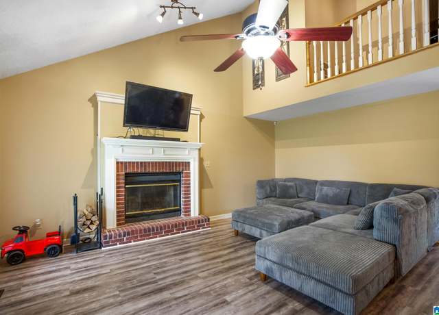 Property at 75 Summit Ln, Columbiana, AL 35051, 3 beds, 2 baths