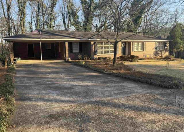 Property at 212 Merit Cir, Gadsden, AL 35901, 3 beds, 2 baths