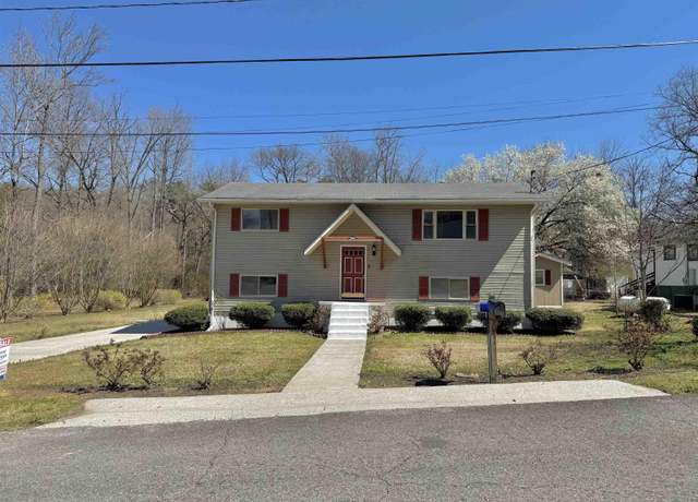 Property at 804 S 17th St, Pell City, AL 35128, 4 beds, 2 baths