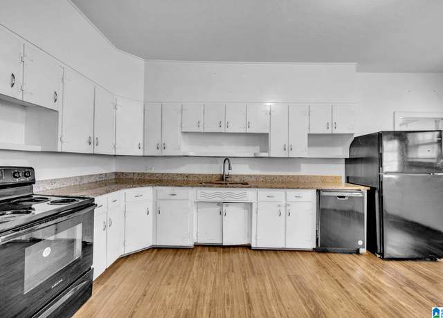 Property at 253 NE 11th Ave NE, Graysville, AL 35073, 3 beds, 2 baths