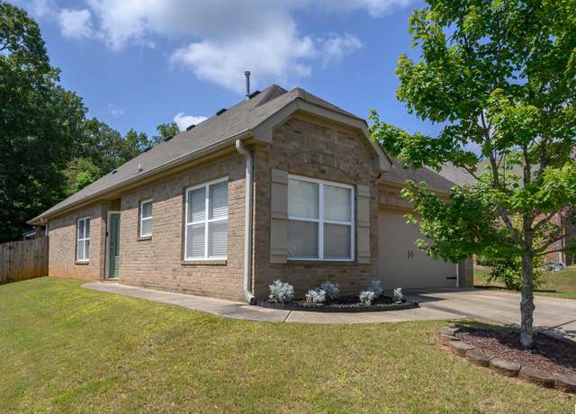 Property at 6525 Southern Trace Dr, Leeds, AL 35094, 3 beds, 2 baths