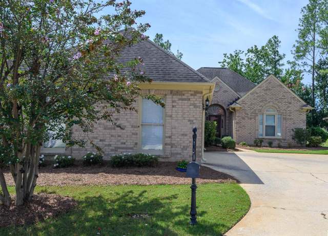 Property at 254 Crest Lake Dr, Hoover, AL 35244, 2 beds, 2 baths